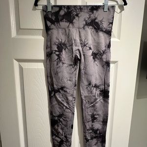 Grey tie-dye leggings from SHEIN